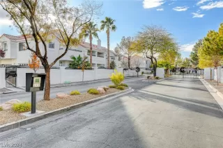 Photo #2: 2579279 Listing 