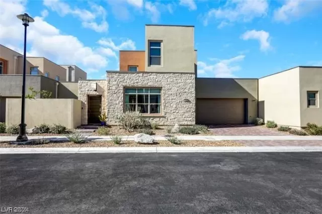 MLS: 2579297 Condo For Sale
