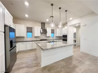 Photo #3: 2579297 Listing 