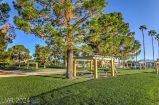 Photo #1: 2579332 Listing 