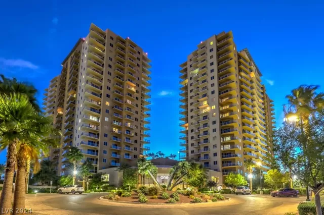 MLS: 2579345 Condo For Sale