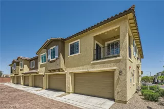 Photo #3: 2579357 Listing