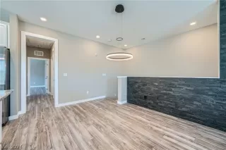 Photo #6: 2579357 Listing