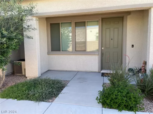 MLS: 2579359 Condo For Sale