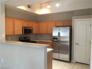 Photo #1: 2579365 Listing 