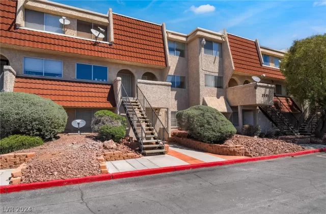 MLS: 2579367 Condo For Sale