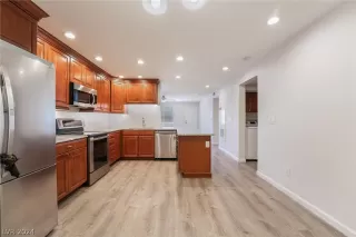 Photo #3: 2579367 Listing 