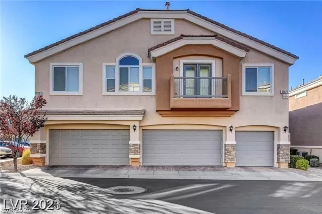 MLS: 2579392 Condo For Sale