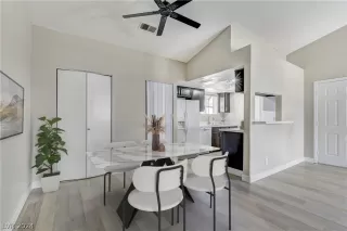 Photo #2: 2579407 Listing