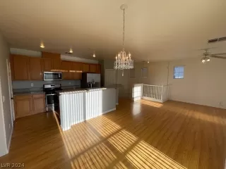 Photo #2: 2579423 Listing 