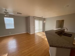 Photo #5: 2579423 Listing 