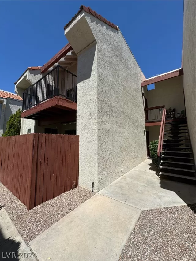 MLS: 2579429 Condo For Sale