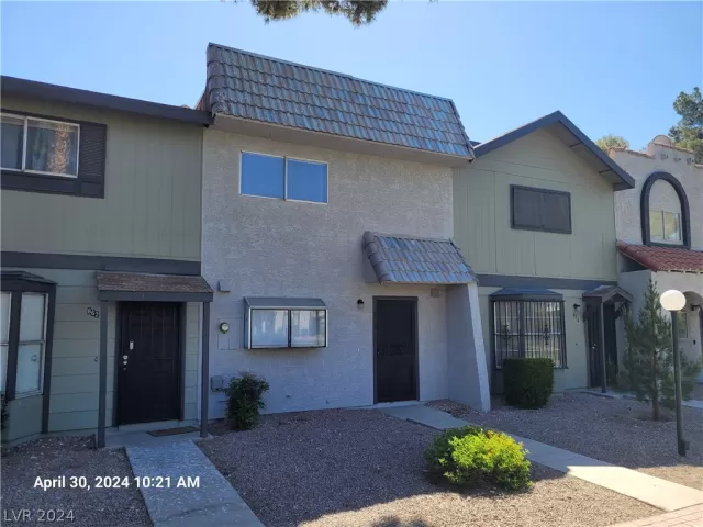 MLS: 2579466 Condo For Sale