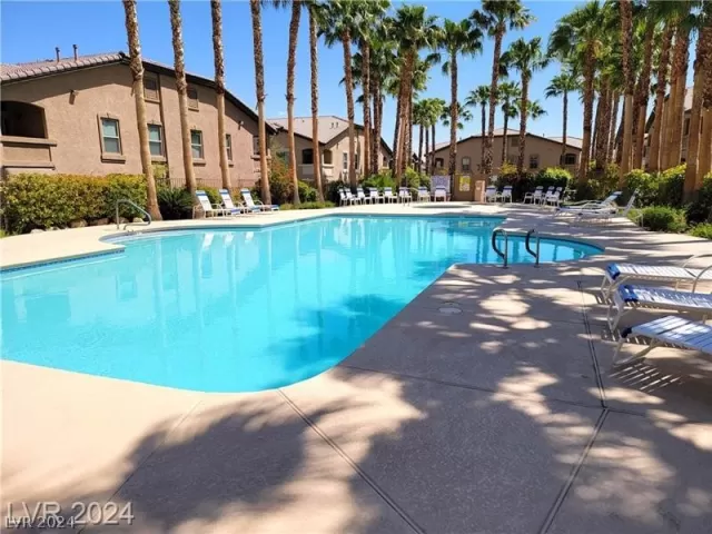 MLS: 2579544 Condo For Sale