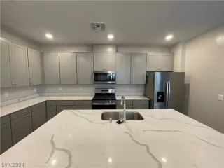 Photo #3: 2579545 Listing 