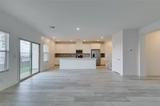 Photo #3: 2579552 Listing 