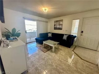 Photo #3: 2579574 Listing