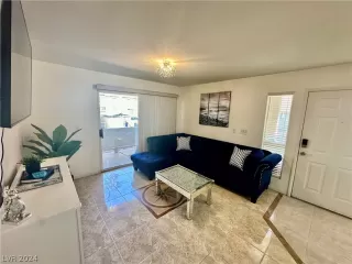 Photo #4: 2579574 Listing