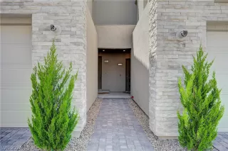 Photo #3: 2579580 Listing