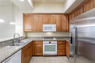 Photo #3: 2579604 Listing 