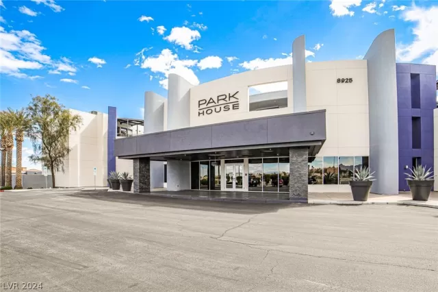 MLS: 2579613 Condo For Sale