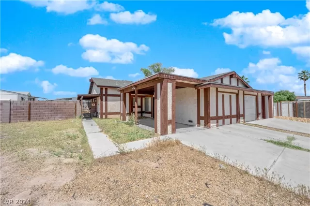 MLS: 2579621 Condo For Sale