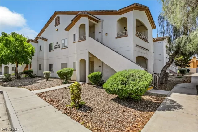 MLS: 2579643 Condo For Sale