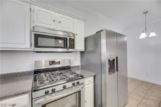 Photo #5: 2579643 Listing