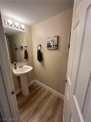 Photo #6: 2579653 Listing