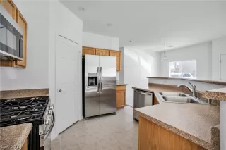 Photo #5: 2579661 Listing