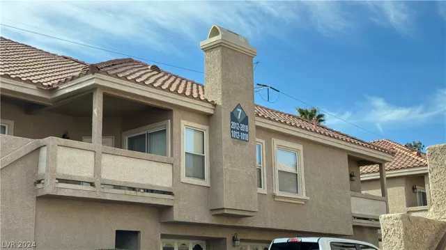 MLS: 2579671 Condo For Sale