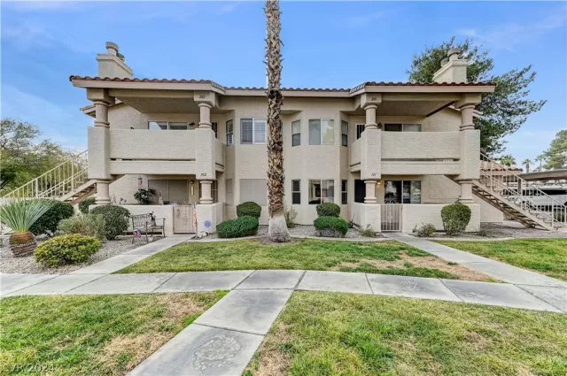 MLS: 2579685 Condo For Sale