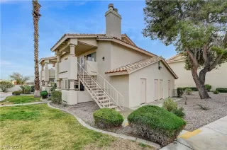 Photo #2: 2579685 Listing