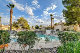 Photo #6: 2579685 Listing