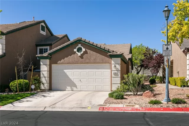 MLS: 2579686 Condo For Sale