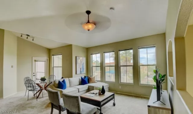 MLS: 2579687 Condo For Sale