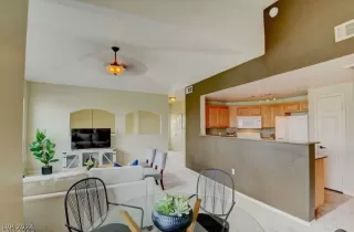 Photo #1: 2579687 Listing