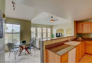 Photo #2: 2579687 Listing