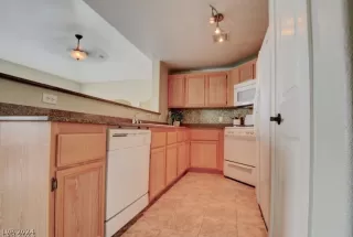 Photo #3: 2579687 Listing