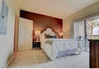 Photo #4: 2579687 Listing