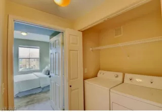 Photo #6: 2579687 Listing