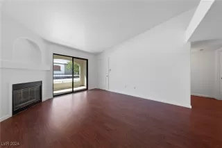 Photo #5: 2579702 Listing 