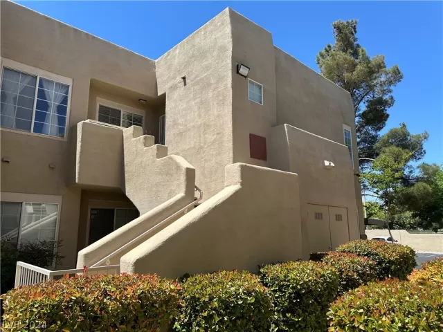 MLS: 2579777 Condo For Sale