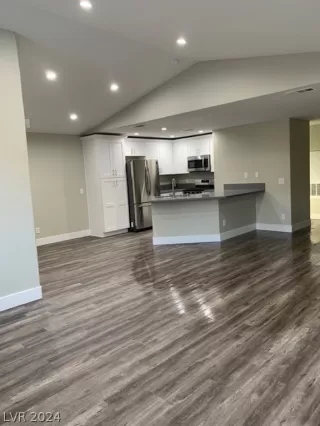 Photo #2: 2579782 Listing 