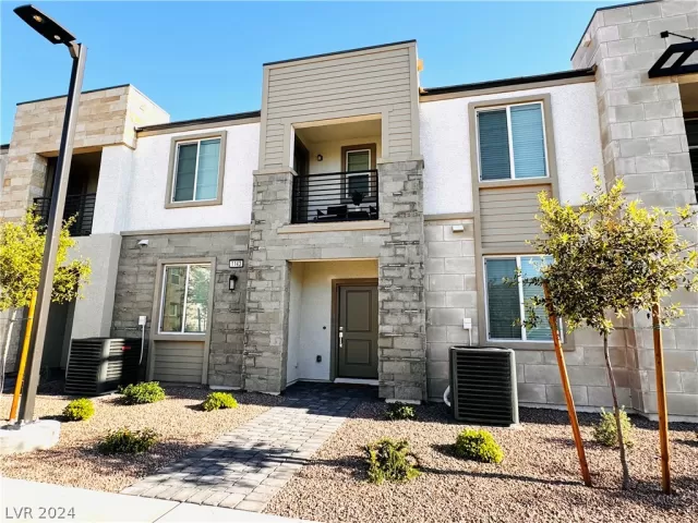 MLS: 2579810 Condo For Sale