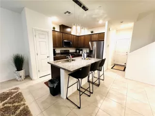 Photo #2: 2579810 Listing 