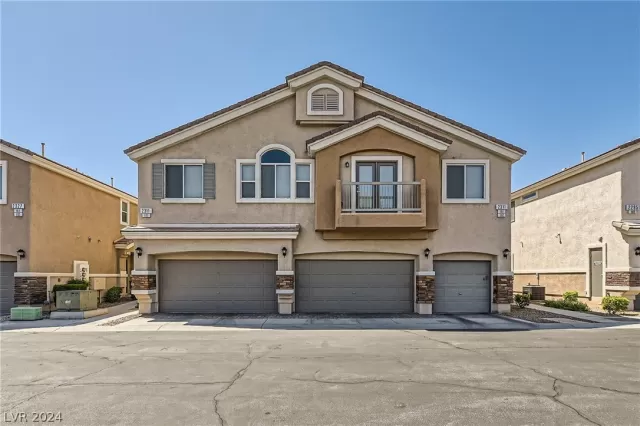 MLS: 2579812 Condo For Sale