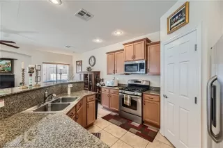 Photo #6: 2579812 Listing