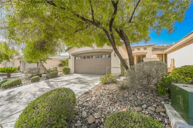 MLS: 2579825 Condo For Sale