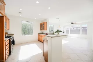 Photo #3: 2579825 Listing 